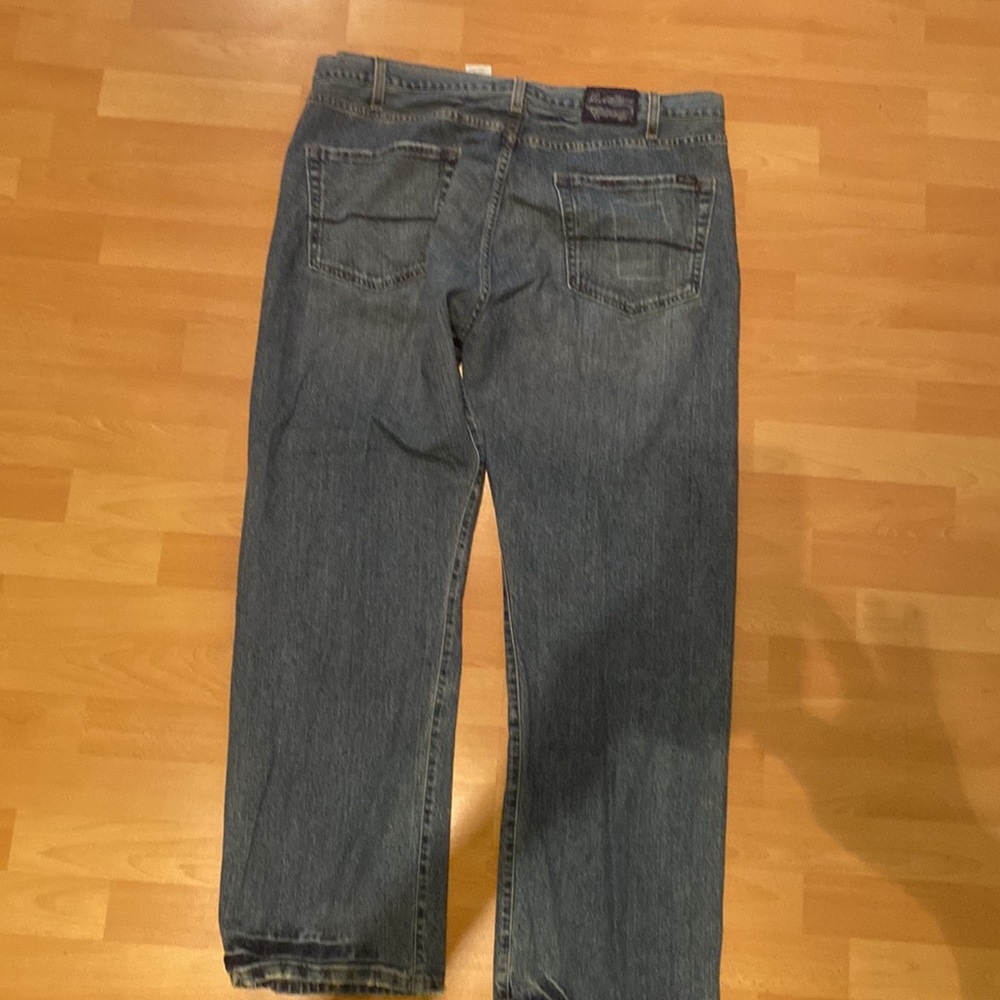 Levi Strauss Men Jeans - Picture 2 of 5